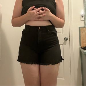 Celebrity Pink Black w/ frayed bottomed Shorts